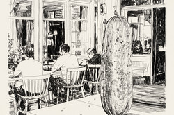 Kohlezeichnung von Männern in einem raum, der an ein Restaurant erinnert. Sie tragen weiße Hemden und kehren den Betrachtenden am Tisch sitzend dem Rücken zu. Im Vordergrund steht auf einem weiteren Tisch eine gigantische Essigkurke.