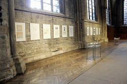 Blick in die Ausstellung ohne Besucher