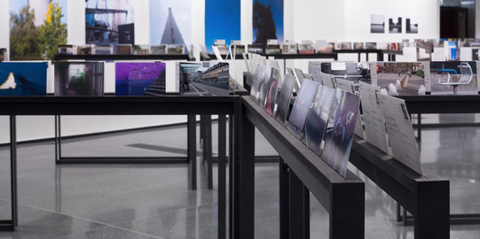Ausstellungsansicht der Ausstellung 45cent-Stadtansichten