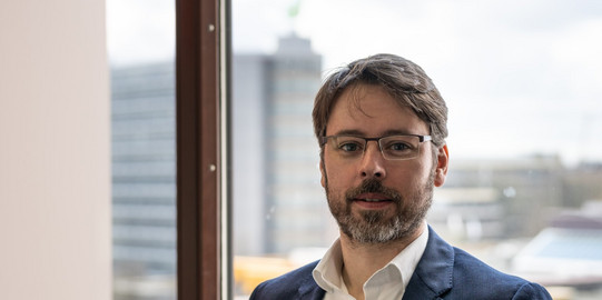 Dr. Niklas Gliesmann