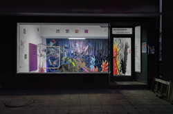 Aufnahme des Schaufensters der Ausstellung ONEROOMSHOW