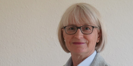 Prof. Dr. Esther Meier Portraitfoto