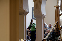 StadtSPÄHER in Hagen Teilnehmende des Projekts auf einer Treppe