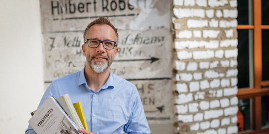Lecturer Frank Georgy