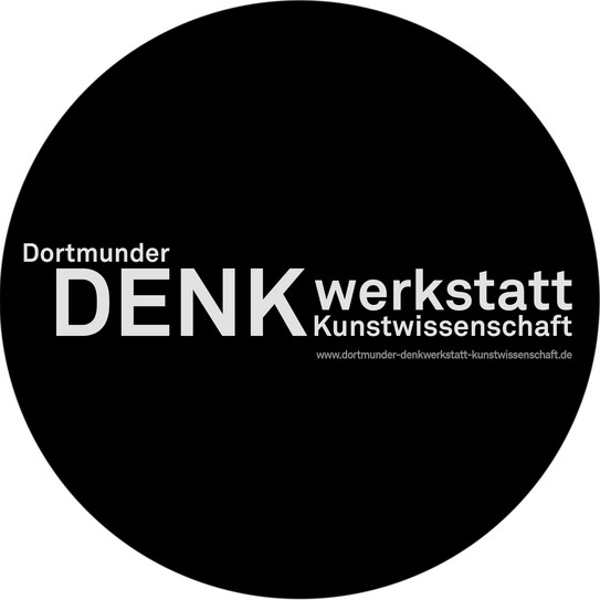 Schwarzes, rundes Emblem mit weißer Schrift